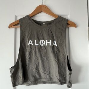 Lululemon Womens Aloha cropped tank size 6